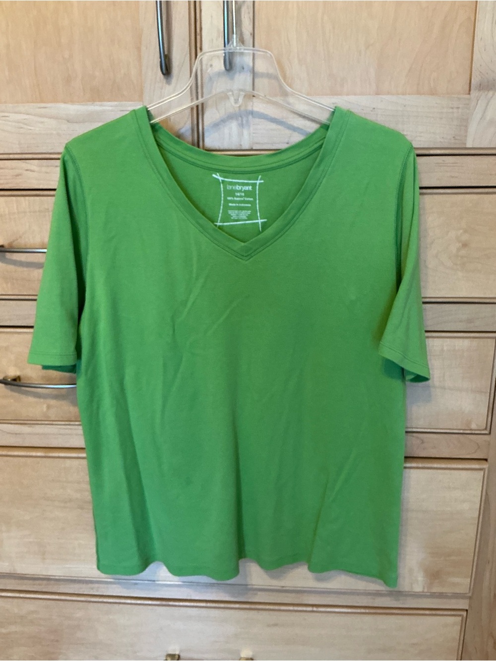 Lane Bryant Bright Green Short Sleeve 16 women’s T-shirt V-neck Supima cotton